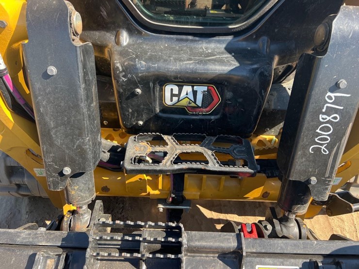 2024-caterpillar-255-skid-steer-image-11