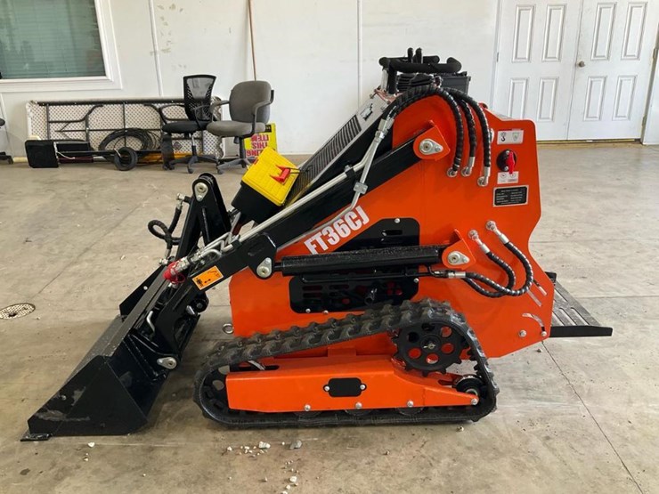 #1023-•-unused-future-ft36c-mini-skid-steer-image-2
