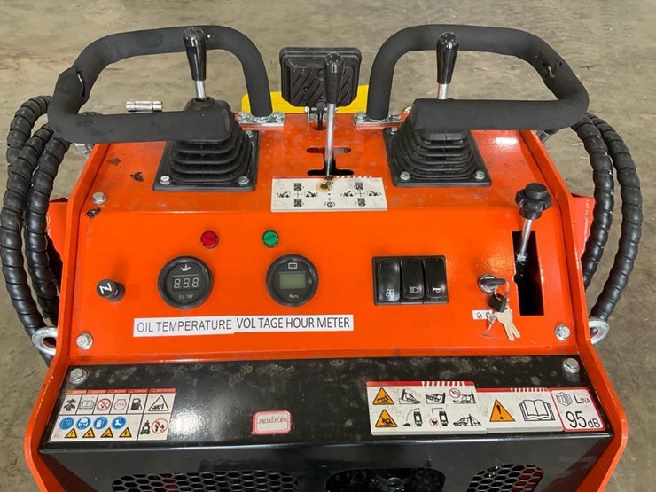 #1023-•-unused-future-ft36c-mini-skid-steer-image-19