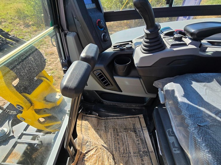 2025-wacker-neuson-ez50-zero-tail-excavator-extremely-low-hours-image-35