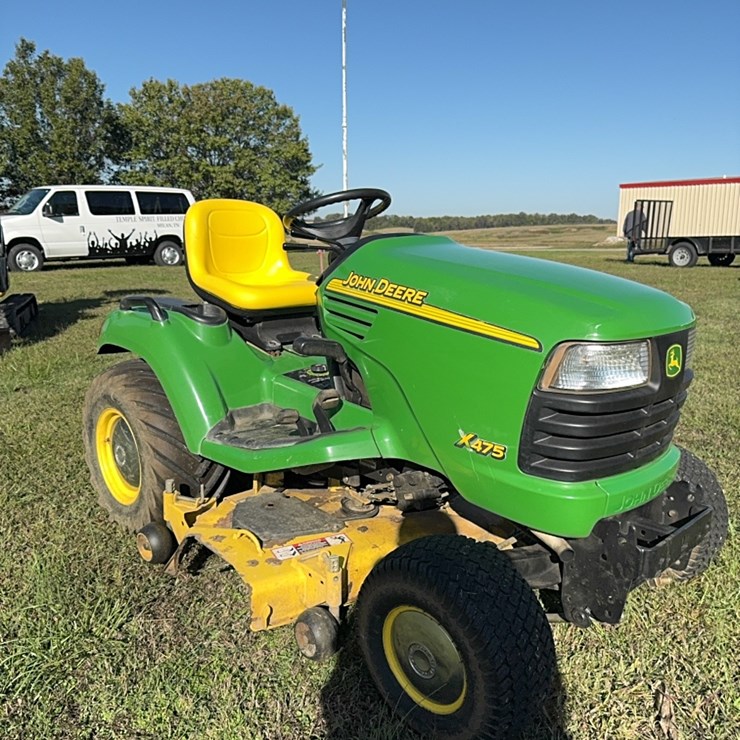 JOHN DEERE X475