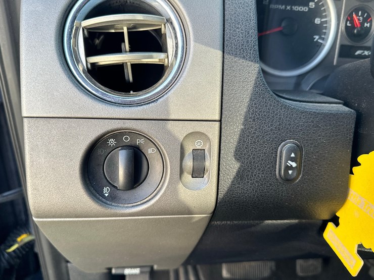 2005-ford-f150-image-28