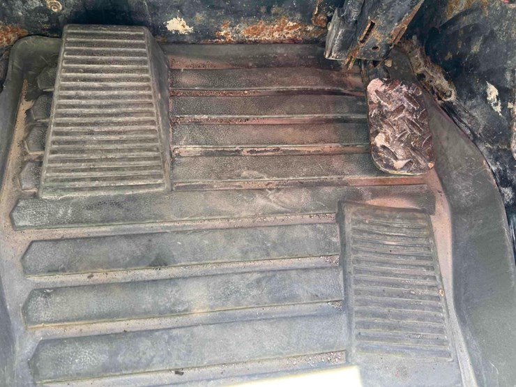 2019-caterpillar-259d-image-30