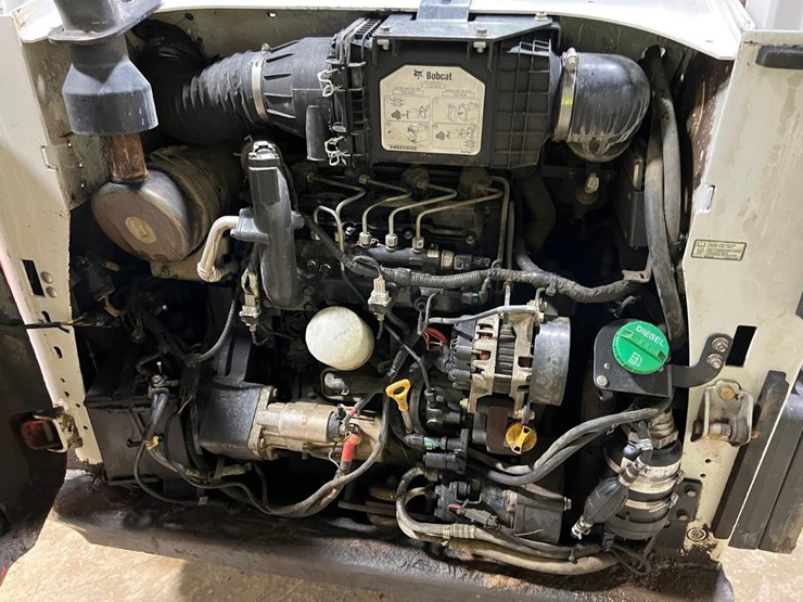 2016-bobcat-t595-image-17