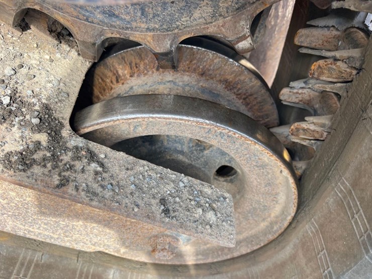 2016-deere-323e-image-22