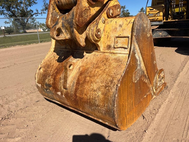 2016-caterpillar-336fl-image-10