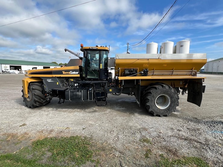 2019-terragator-7300-spinner-truck-image-6