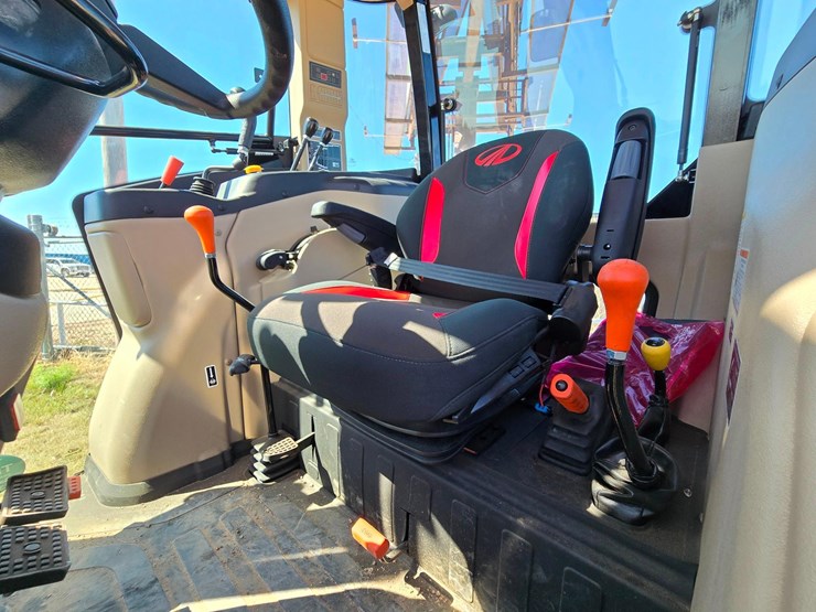 2025-mahindra-6075-image-58