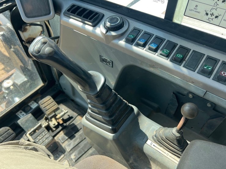 2012-bobcat-e80-image-31