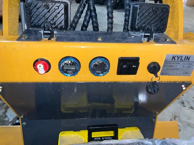 #1004-•-unused-ky460-mini-skid-steer-image-30