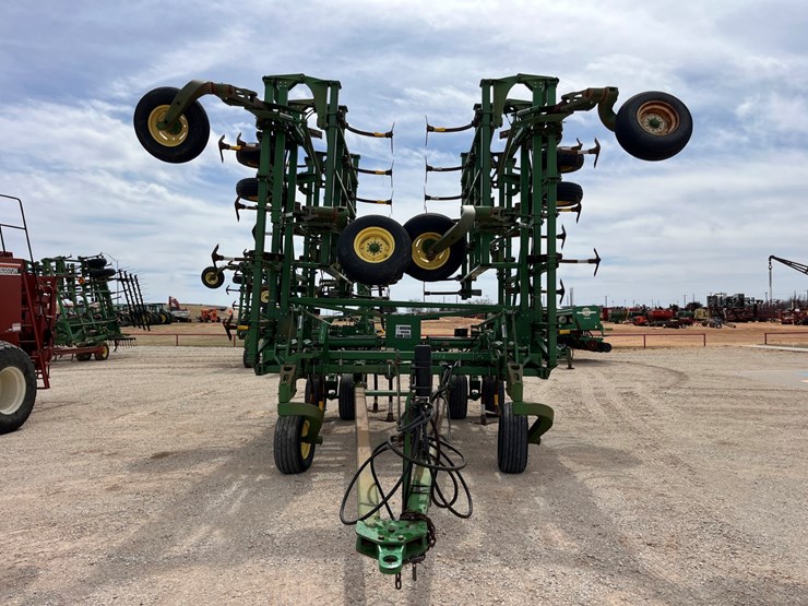 2005-john-deere-2410-image-4