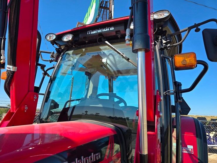 2025-mahindra-6075-image-42