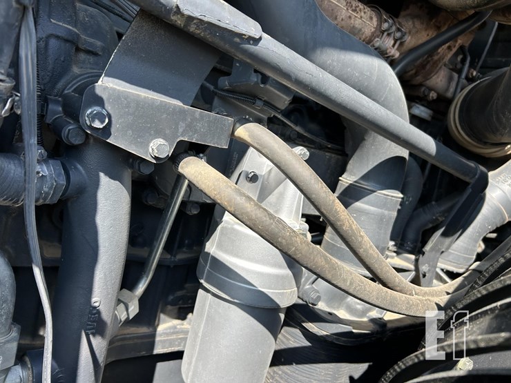 2011-case-ih-steiger-600-hd-image-60