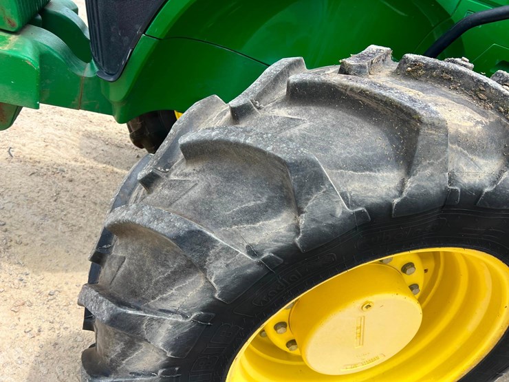 2012-john-deere-7230r-image-33