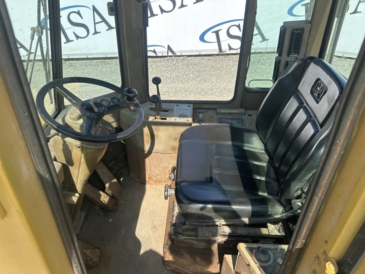 caterpillar-936-image-29