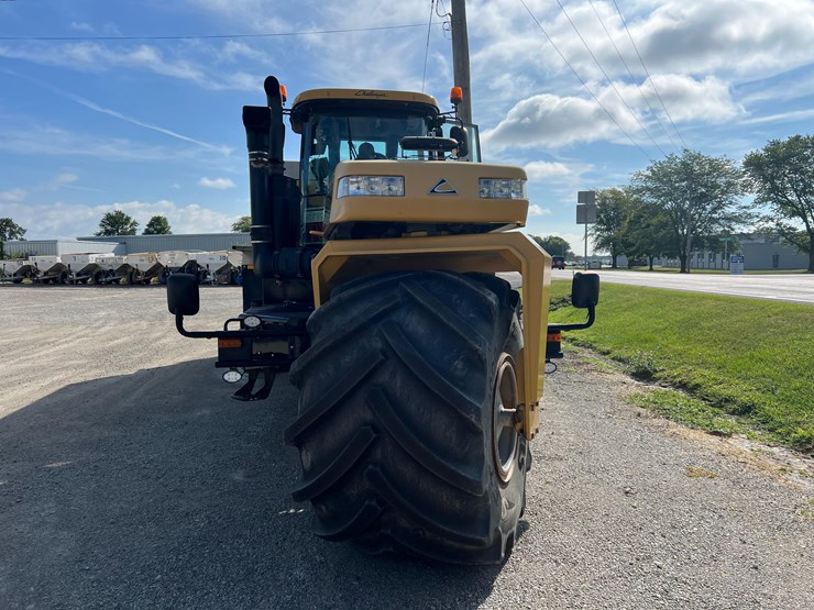 2019-terragator-7300-spinner-truck-image-2