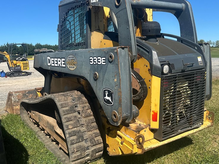 deere-333e-image-5