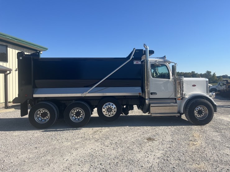 #4709-•-2025-peterbilt-589-tri-axle-dump-truck-image-9
