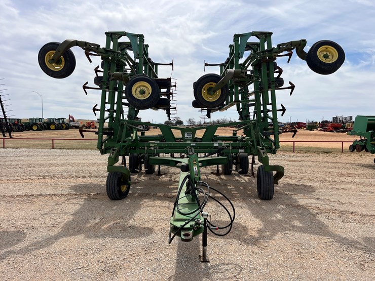 2009-john-deere-2410-image-5