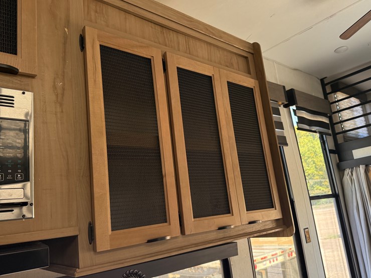 #6895-•-2024-forrest-river-timberwolf-mini-loft-camper-image-28