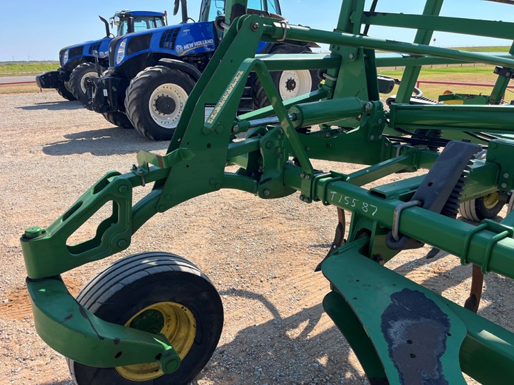 2011-john-deere-2410-image-3