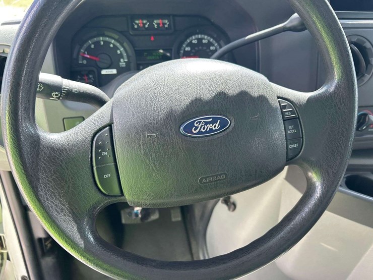 2011-ford-cargo-image-13