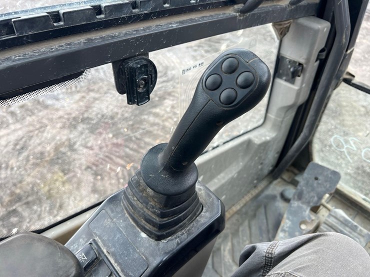 2017-volvo-ec160el-image-40