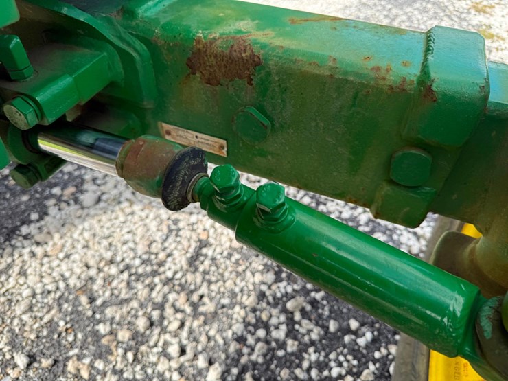 2015-john-deere-5065e-image-22