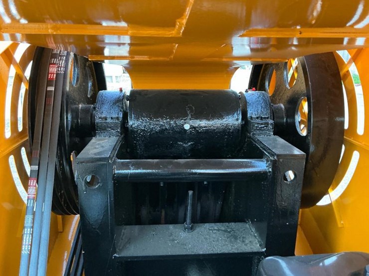 #1225-•-unused-future-ft-ssj430-tracked-crusher-image-18