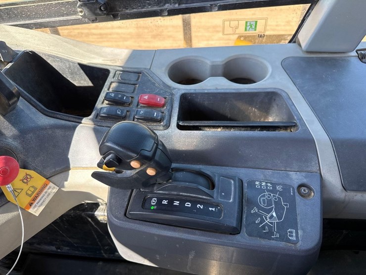 2019-caterpillar-740-gc-image-30