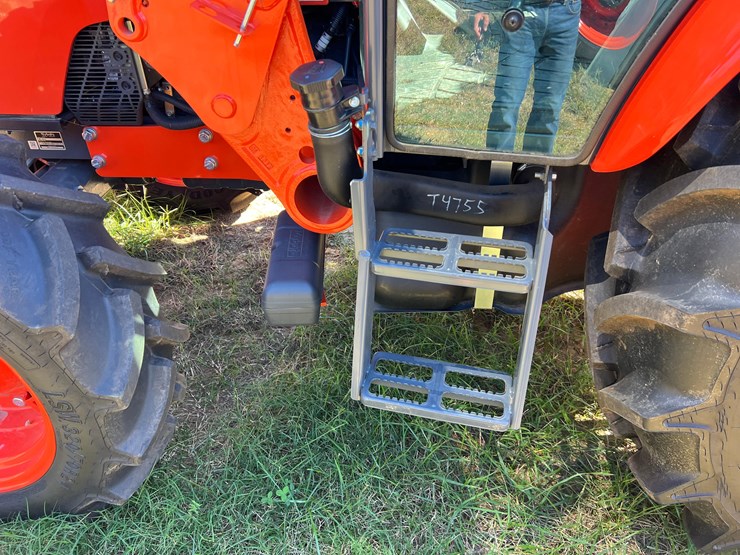 2023-kubota-m4-061-deluxe-mfwd-utility-tractor-with-la1154-front-loader-image-20