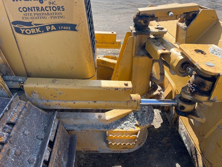 2003-caterpillar-d3g-xl-image-20