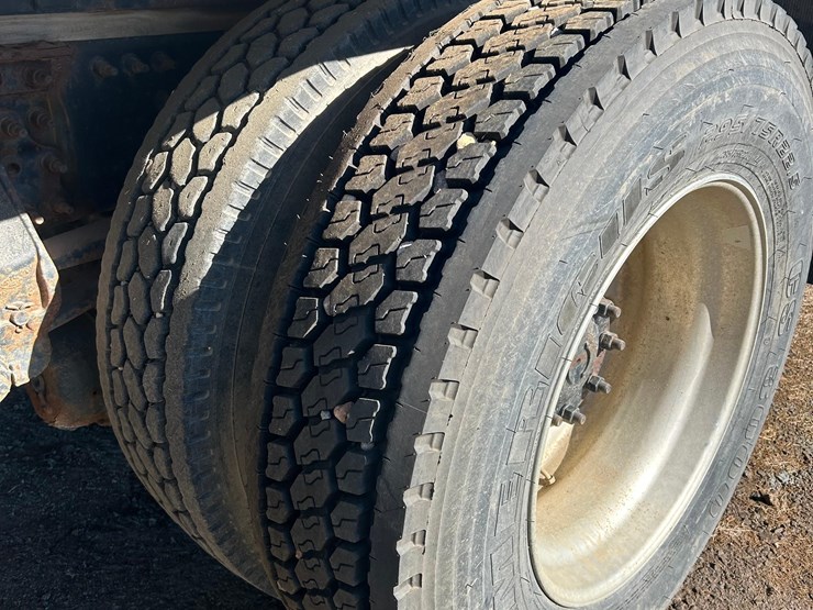 2011-mack-tender-truck-w/adams-rear-discharge-bed-auger-image-11