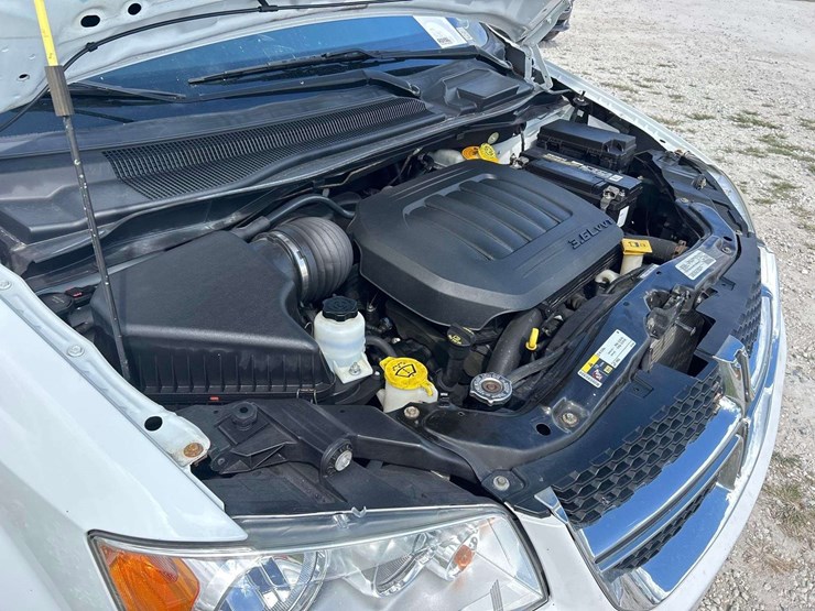 2019-dodge-grand-caravan-sxt-image-8