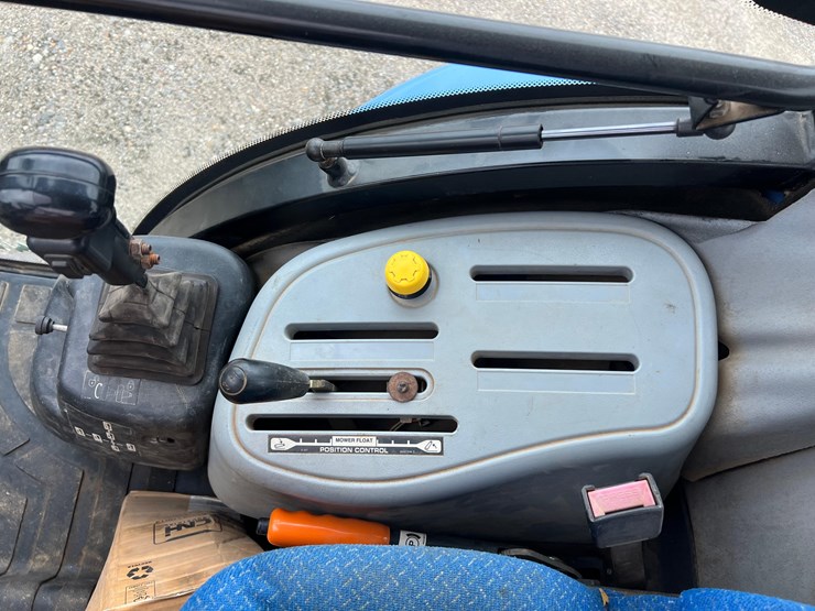 2012-new-holland-boomer-3045-image-8