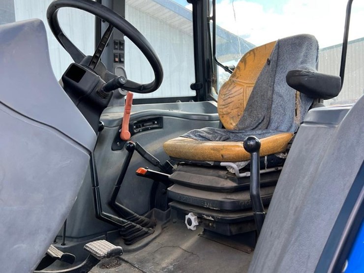 new-holland-tl100a-image-21