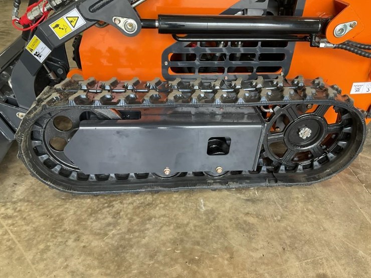 #1002-•-new-land-hero-ldh-t460-mini-track-skid-steer-loader-image-14
