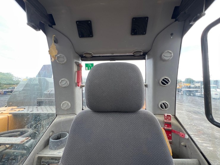 2017-volvo-ec160el-image-45