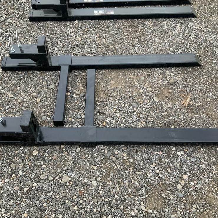 #1402 • Adjustable Clip On Pallet Forks