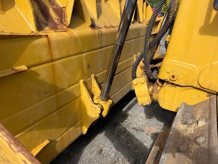 2006-caterpillar-d8t-image-28