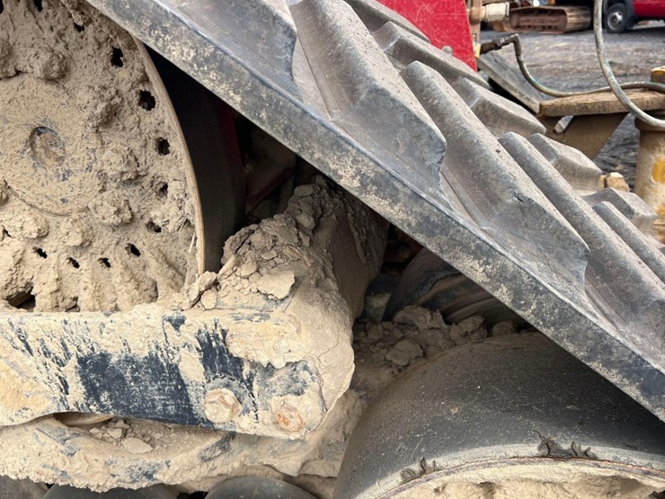 2019-case-ih-580s-quad-trac-tractor-image-17