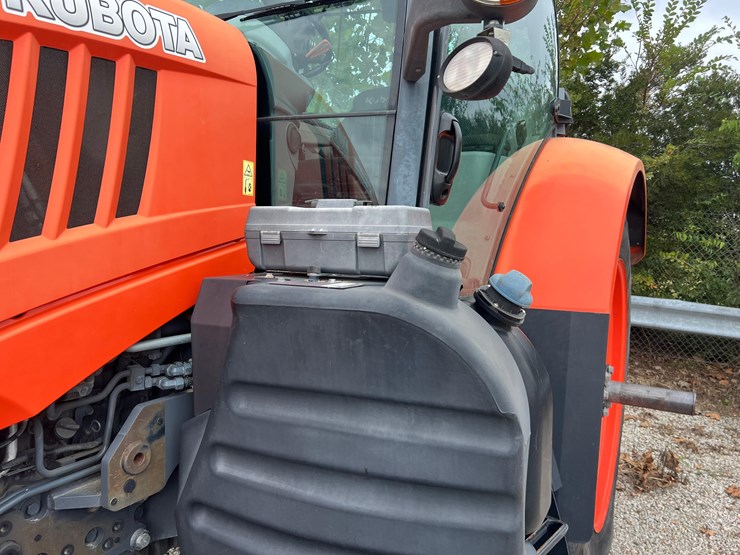 2017-kubota-m7-151-premium-image-38