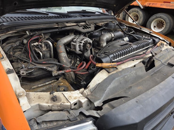 2005-ford-f550-xl-image-50