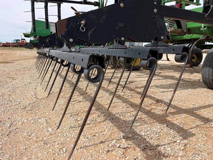 2009-john-deere-2410-image-9