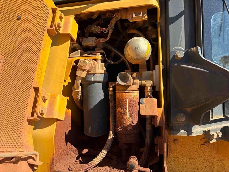 komatsu-d51pxi-24-image-22