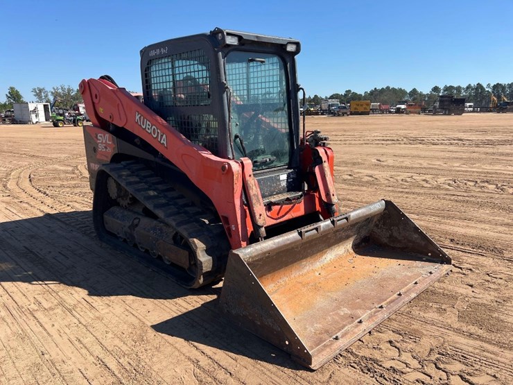 2017-kubota-svl95-2s-image-6