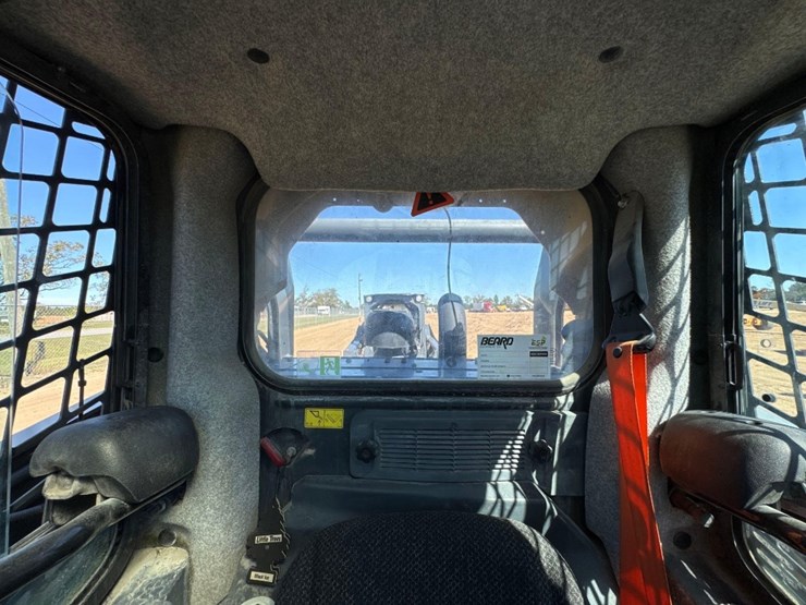 2020-deere-333g-image-33