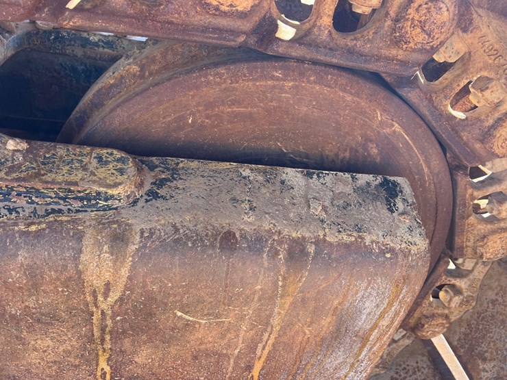 2016-caterpillar-336fl-image-22