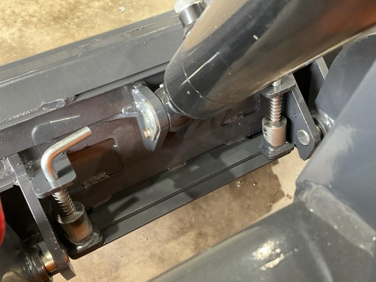 #1002-•-new-land-hero-ldh-t460-mini-track-skid-steer-loader-image-8