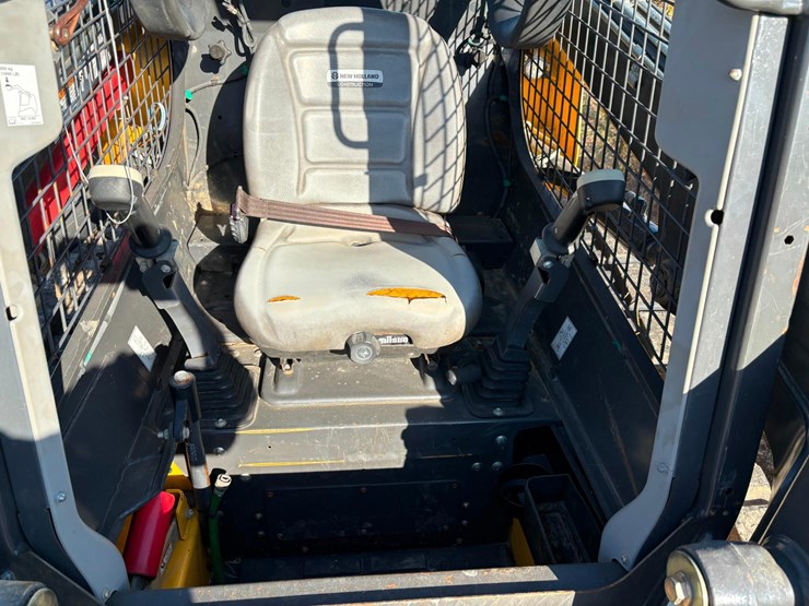 2018-new-holland-c227-image-9